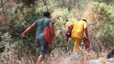 BODRUM BELEDİYE BAŞKANI TAMER MANDALİNCİ, YANGIN BÖLGESİNDE SÖNDÜRME ÇALIŞMALARININ YOĞUN