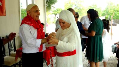 MUĞLA'DA YAŞAYAN GÖRME ENGELLİ İBRAHİM ÜSTE (66) VE HATİCE ÖZBEK