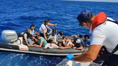 MUĞLA’NIN BODRUM İLÇESİ AÇIKLARINDA 3’Ü ÇOCUK 17 GÖÇMEN YAKALANDI, 2