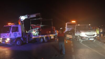 FETHİYE’DE İKİ OTOMOBİL KAFA KAFAYA ÇARPIŞTI: 1 ÖLÜ, 3 YARALI