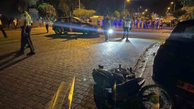 MUĞLA (İHA) - MUĞLA’NIN FETHİYE İLÇESİNDE OTOMOBİLLE ÇARPIŞAN MOTOSİKLET SÜRÜCÜSÜ