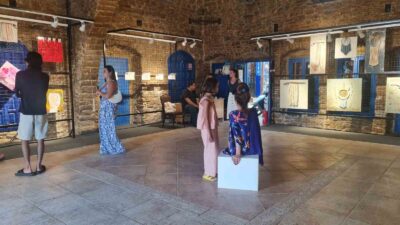 İSTANBUL’DA YAŞAMINI SÜRDÜREN GÜLCE HAMOĞLU’NUN BAZILARINI OTİZMLİ ÖĞRENCİLERİYLE BİRLİKTE YAPTIĞI