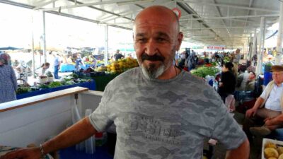 MUĞLA PAZAR YERİNDE KAR HELVASI SATARAK GEÇİMİNİ SAĞLAYAN SÜLEYMAN ÇIRPI,