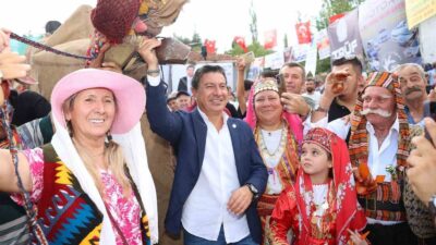 BAŞKAN ARAS SEYDİKEMER’DE KÜLTÜR ŞENLİĞİ’NE KATILDI