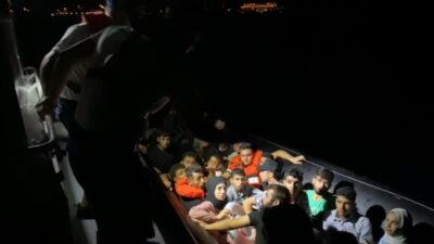 LASTİK BOTTA 32 DÜZENSİZ GÖÇMEN YAKALANDI