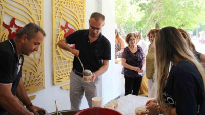 FETHİYE KAYMAKAMLIĞINDAN GELENEKSEL AŞURE İKRAMI