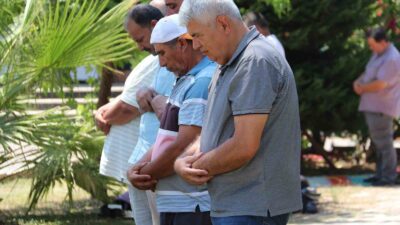 MUĞLA'NIN MİLAS İLÇESİNDEKİ YENİ CAMİ'DE, HAMAS LİDERLERİ İSMAİL HANİYE İÇİN