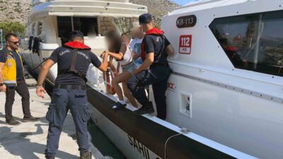 GEZİ TEKNESİNDE RAHATSIZLANAN VATANDAŞA SAHİL GÜVENLİKTEN TIBBİ TAHLİYE