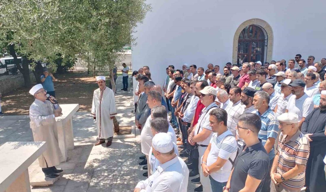 MUĞLA KURŞUNLU CAMİİ'NDE, TÜM