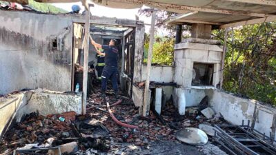 MUĞLA'NIN YATAĞAN İLÇESİ GÖKPINAR MAHALLESİ'NDE KANDEMİR ÇİFTİNİN EVİNDE ÇIKAN YANGIN,