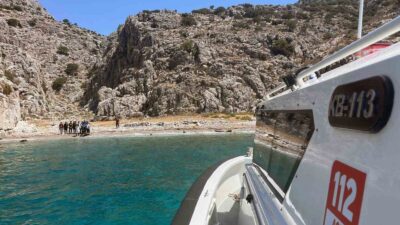 MUĞLA’NIN MARMARİS İLÇESİ GEDİK KOYU MEVKİİNDE KARADA MAHSUR KALAN VE