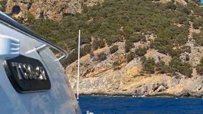 MUĞLA’NIN ORTACA İLÇESİ SARIGERME KOYUNDA 25 DÜZENSİZ GÖÇMEN SAHİL GÜVENLİK