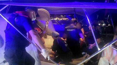 MUĞLA’NIN FETHİYE İLÇESİ AÇIKLARINDA SEYREDEN TİCARİ YATTA RAHATSIZLANAN VATANDAŞ SAHİL