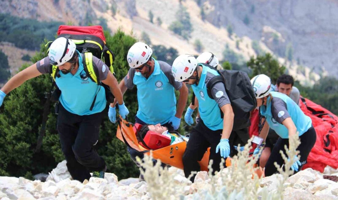 UMKE EKİPLERİ BABADAĞ'DA PARAŞÜT