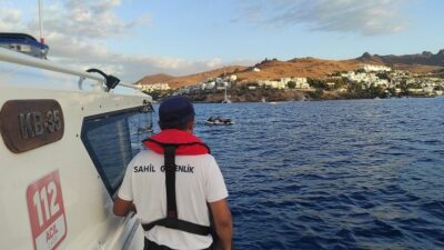 MUĞLA’NIN BODRUM İLÇESİ AÇIKLARINDA 7 GÖÇMEN YAKALANIRKEN 1 GÖÇMEN KAÇAKÇISI