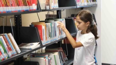 MUĞLA BÜYÜKŞEHİR BELEDİYESİ’NİN TÜRKAN SAYLAN ÇAĞDAŞ YAŞAM MERKEZİ İÇERİSİNDEKİ KÜTÜPHANELERİNİ