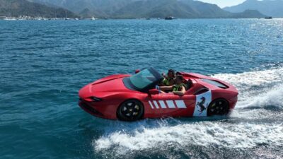 MUĞLA’NIN MARMARİS İLÇESİNDE DEVAM EDEN TURİZM SEZONU İLE BİRLİKTE TATİLCİLER