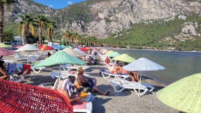 MUĞLA (İHA) - MUĞLA'NIN MİLAS İLÇESİNDE BULUNAN ÖREN HALK PLAJI'NDA