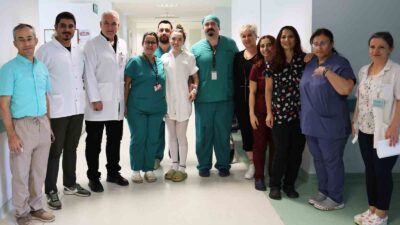 RUS TURİST İÇİN TÜRKİYE’DE ÇOK NADİR YAPILAN SAKROİLİAK VİDALAMA TEKNİĞİ