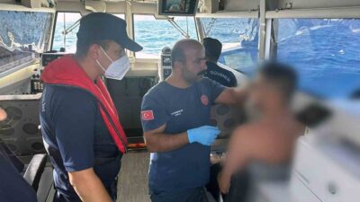 TİCARİ YATTA YARALANAN VATANDAŞA TIBBİ TAHLİYE