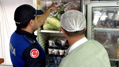 MUĞLA’NIN BODRUM İLÇESİ GENELİNDEKİ OKUL KANTİNLERİNDE ZABITA EKİPLERİ DENETİM GERÇEKLEŞTİRDİ.