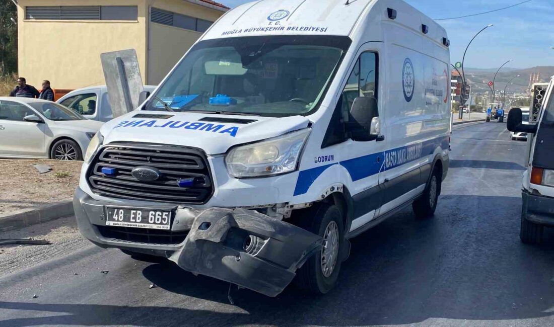 YATAĞAN’DA AMBULANS VE OTOMOBİL