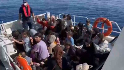 MUĞLA’NIN BODRUM İLÇESİ AÇIKLARINDA YELKENLİ TEKNEDE 93 GÖÇMEN YAKALANIRKEN 3