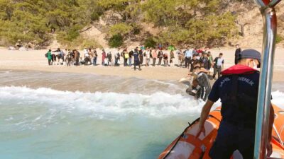 MUĞLA’NIN FETHİYE İLÇESİ AÇIKLARINDA SAHİL GÜVENLİK VE JANDARMA EKİPLERİ TARAFINDAN