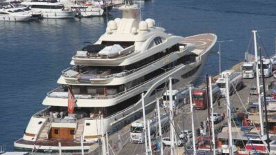 HİNDİSTAN'IN DEMİR ÇELİK DEVİ VE MİLYARDER İŞ ADAMI LAKSHMİ MİTTAL'A