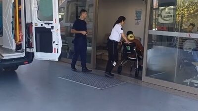 MUĞLA’NIN MARMARİS İLÇESİ AÇIKLARINDA İÇERİSİNDE DÜZENSİZ GÖÇMENLERİN BULUNDUĞU TEKNENİN KAYALIKLARA