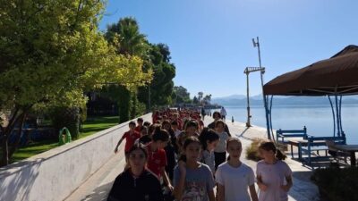 KÖYCEĞİZ’DE YÜRÜYÜŞ YAPMANIN FAYDALARINA DİKKAT ÇEKİLDİ