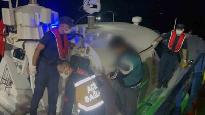 MUĞLA’NIN DATÇA İLÇESİ AÇIKLARINDA SEYREDEN TİCARİ GEMİDE RAHATSIZLANAN VATANDAŞ SAHİL