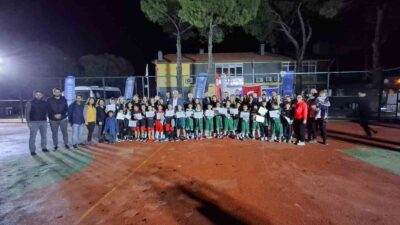 ULA’DA 29 EKİM CUMHURİYET BAYRAMI’NDA KÜÇÜKLER BASKETBOL GÖSTERİ MAÇI DÜZENLENDİ