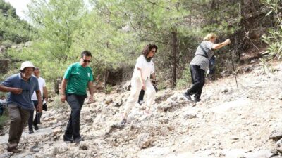 YÜZLERCE DOĞASEVER, DEĞİRMENDERE KANYONU’NA YÜRÜDÜ