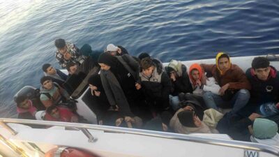 MUĞLA’NIN MARMARİS İLÇESİ AÇIKLARINDA HAREKET HALİNDEKİ FİBER KARİNALI LASTİK BOTUN