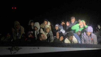 MUĞLA’NIN MARMARİS İLÇESİ AÇIKLARINDA HAREKET HALİNDEKİ LASTİK BOTUN MOTOR ARIZASI