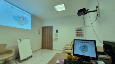 FETHİYE DEVLET HASTANESİ’NDE “MUTLU GEBE OKULU” İLGİ GÖRÜYOR