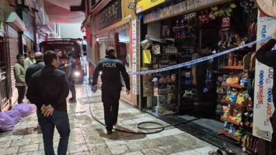 MUĞLA'NIN BODRUM İLÇESİNDE AĞABEYİ HAKAN SEKMEN'İN MARKETİNİ BENZİN DÖKEREK ATEŞE