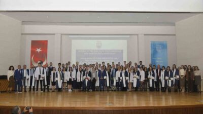 MSKÜ’DE DİŞ HEKİMİ ADAYLARI BEYAZ ÖNLÜKLERİNİ GİYDİ