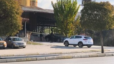 DENİZLİ’NİN PAMUKKALE İLÇESİNDE İNŞAAT MALZEMELERİ ÜRETEN FİRMAYA SİLAHLI SALDIRI DÜZENLENDİ.