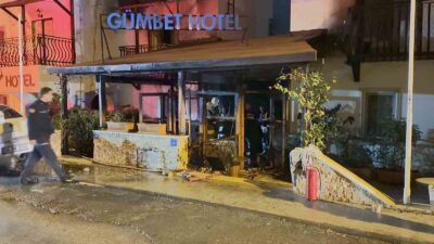 ALEVLERİN HIZLA YÜKSELDİĞİNİ GÖREN ÇEVREDEKİLER, DURUMU İTFAİYEYE BİLDİRDİ. YANGIN SIRASINDA