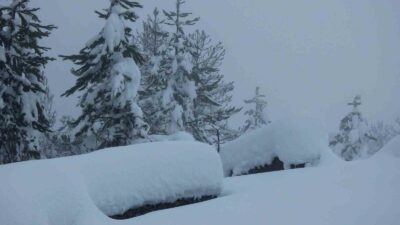 GÖKTEPE DAĞI KARPOSTALLIK MANZARALARA EV SAHİPLİĞİ YAPTI