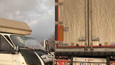 DENİZLİ’NİN BULDAN İLÇESİNDE TIR U DÖNÜŞÜ YAPTIĞI ESNADA SEYİR HALİNDEKİ