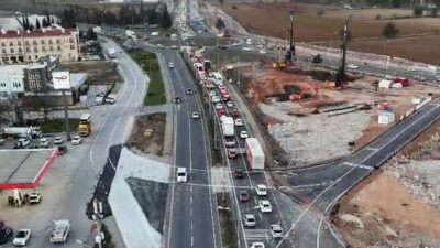 MUĞLA'DA, KÖTEKLİ FARKLI SEVİYELİ KAVŞAĞI ÇALIŞMALARI NEDENİYLE TRAFİK DÜZENLEMESİ YAPILIRKEN,