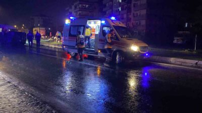MİLAS’TA DİREĞE ÇARPAN OTOMOBİL TAKLA ATTI: 1’İ AĞIR 2 KİŞİ