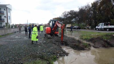 MUSKİ EKİPLERİNDEN YAĞMUR MESAİSİ