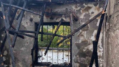 SEYDİKEMER’DE 3 YAŞINDAKİ ÇOCUK ÇAKMAKLA OYNARKEN EVİ YAKTI