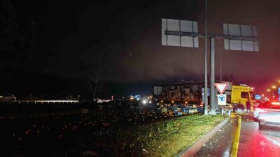 TIRDAKİ TONLARCA NARENCİYE YOLA SAVRULDU