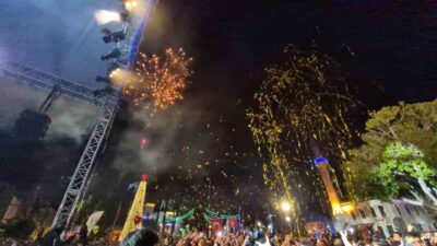 Muğla’nın Bodrum ilçesinde binlerce kişinin katılımıyla yeni yıl kutlaması yapıldı.