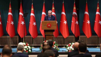 Cumhurbaşkanı Recep Tayyip Erdoğan, "Gün siyaset yapma değil, dayanışma, bir